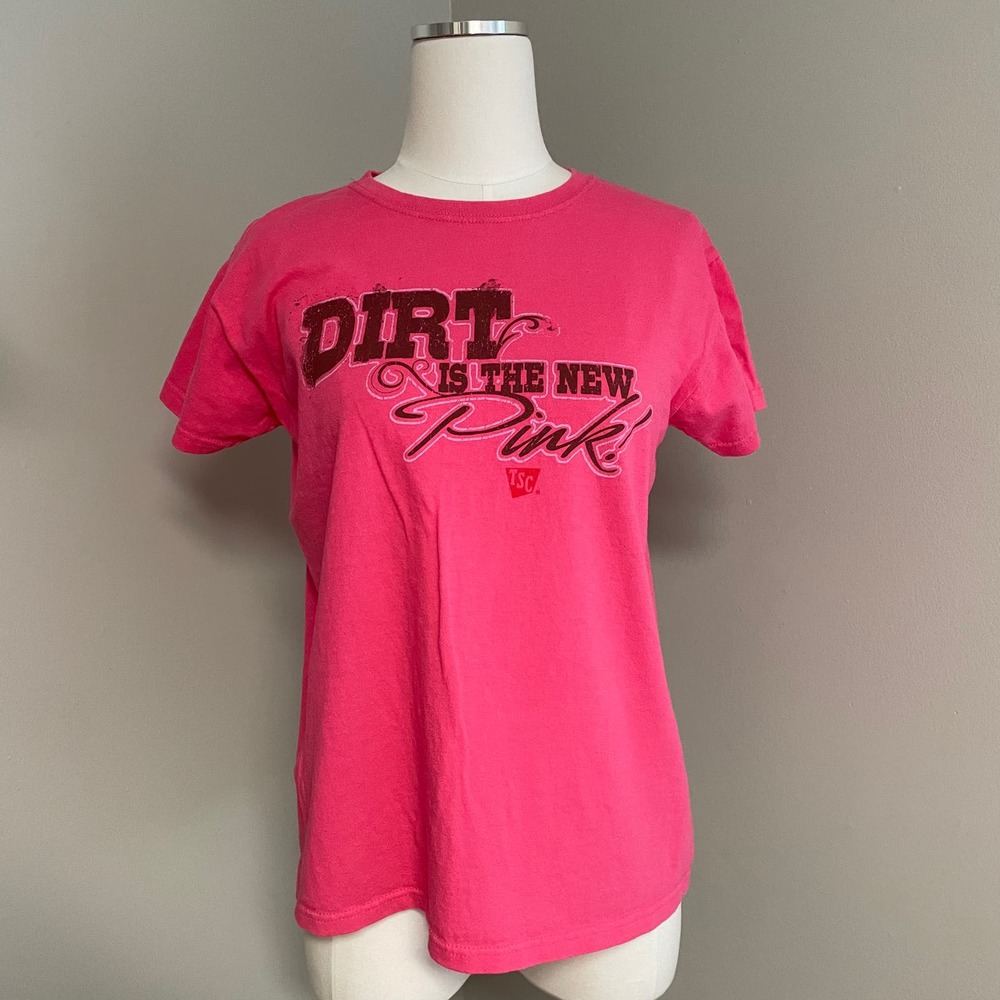 Anvil Dirt Is The New Pink Tractor Supply Co T-Shirt Size Medium